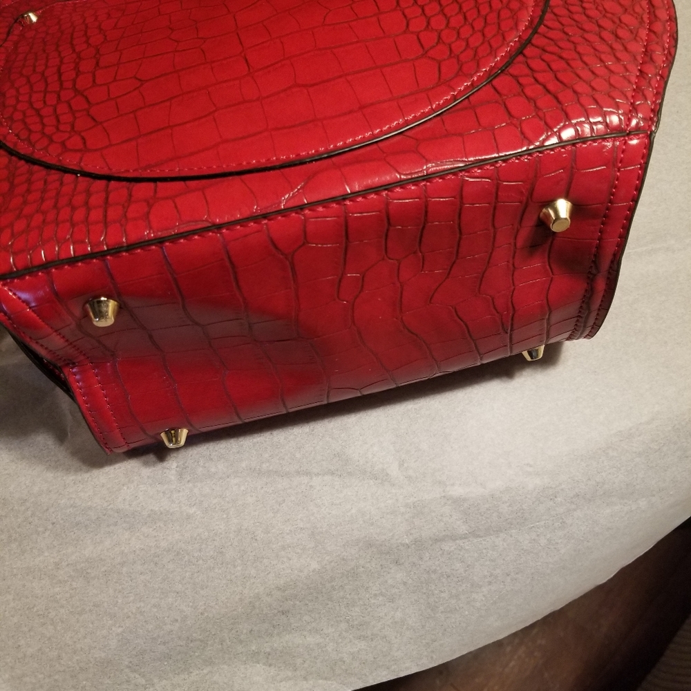 EXQUISITE HANDBAG NWT - Picture 10 of 15